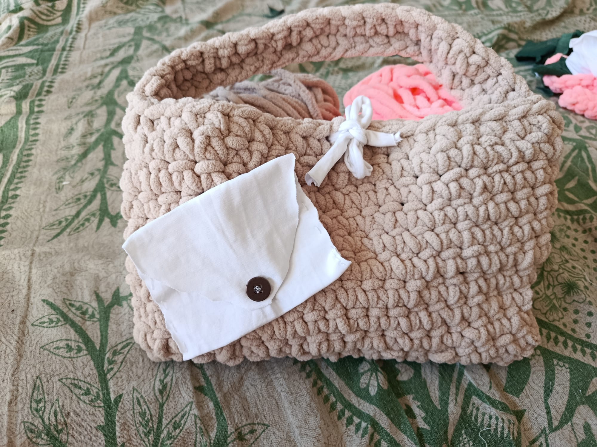 Bolso de crochet beige hecho a mano